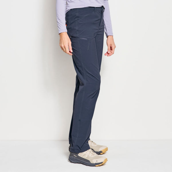 woman wearing dark blue pants
