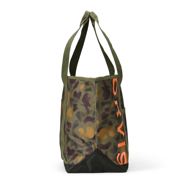 Camouflage tote bag with 'Ovis' branding on a white background