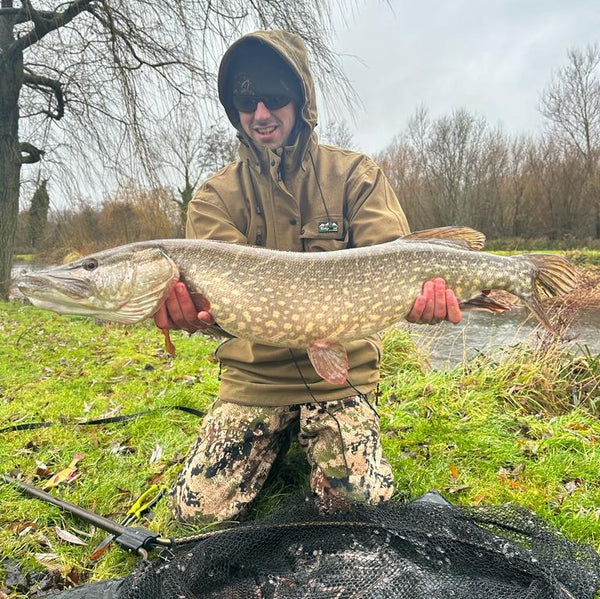 The Catch Series: Pike on the Fly Experience - Berkshire
